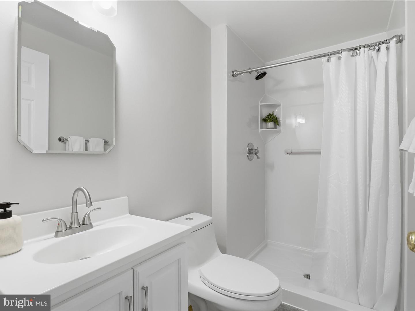 5811 High Bluff Ct Property Photo 19