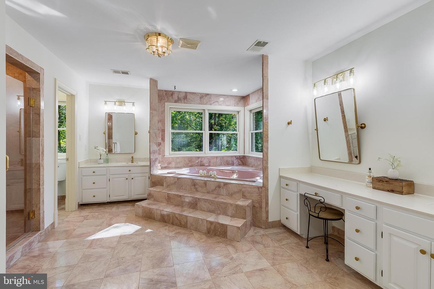 2404 Oakmont Ct Property Photo 27