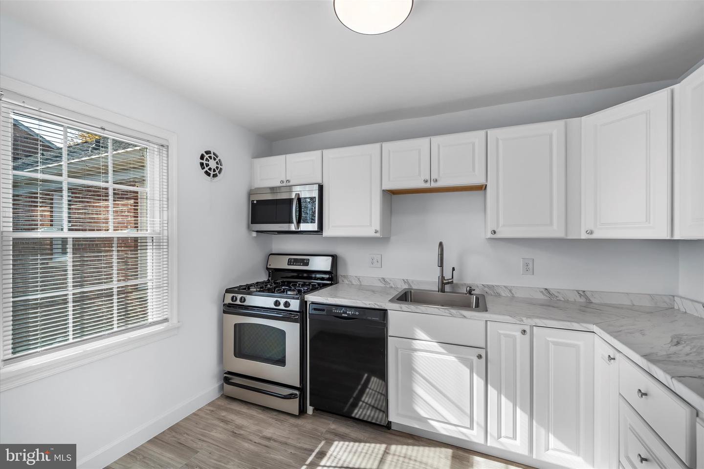 1403 BELLE VIEW BLVD #B-1