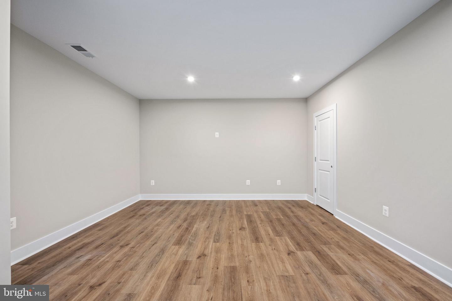 8761 Southern Oaks Pl Property Photo 45