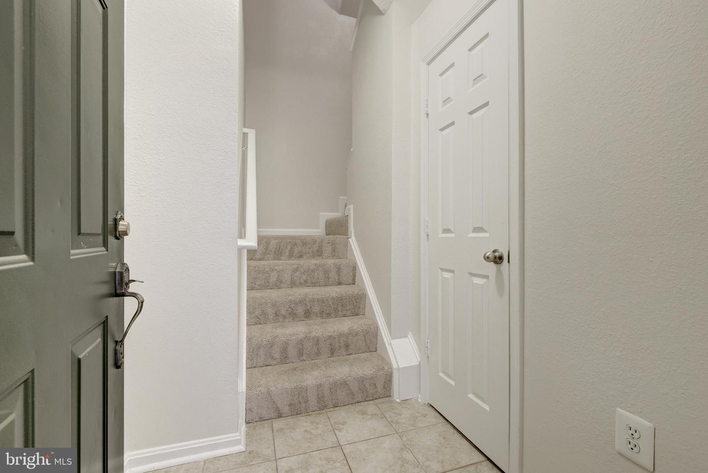 12912 Fair Briar Ln Property Photo 3