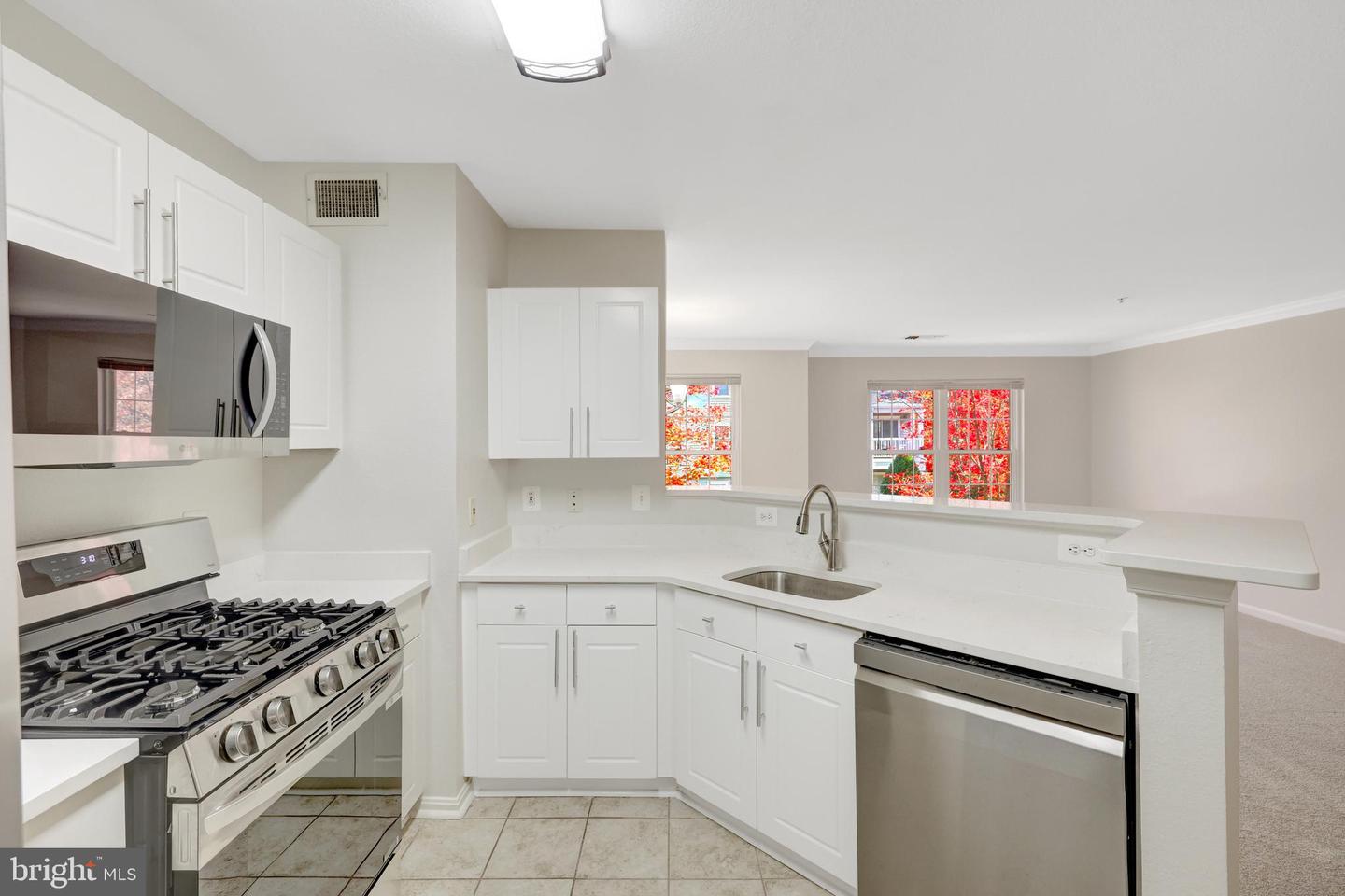12912 Fair Briar Ln Property Photo 16