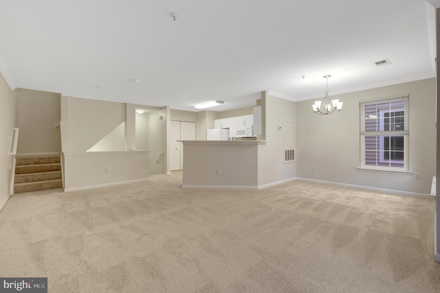 12737 Fair Briar Ln Property Photo 8