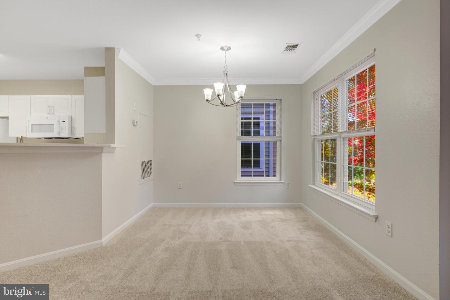 12737 Fair Briar Ln Property Photo 10
