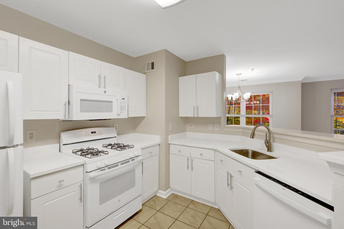 12737 Fair Briar Ln Property Photo 16