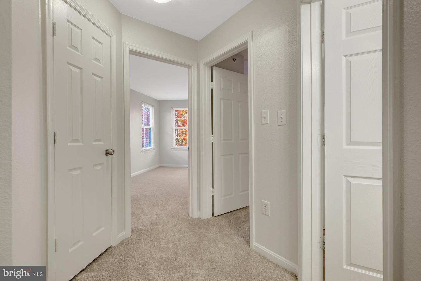 12737 Fair Briar Ln Property Photo 23