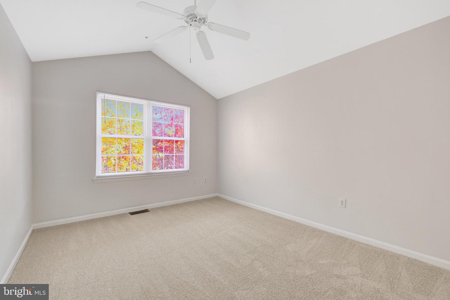 12737 Fair Briar Ln Property Photo 25