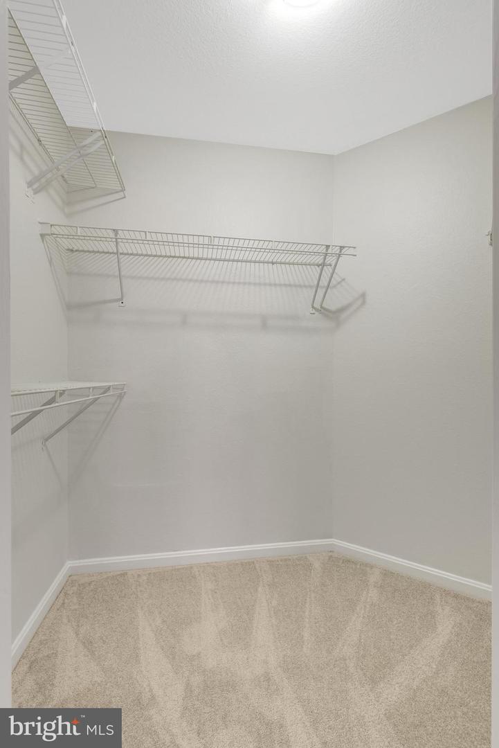 12737 Fair Briar Ln Property Photo 28