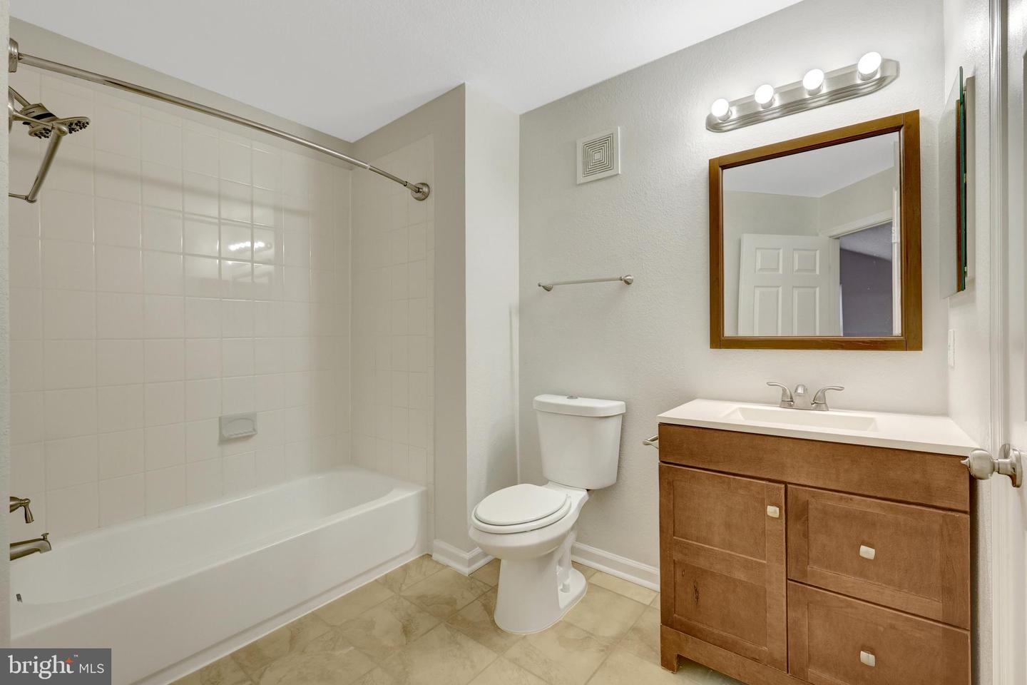 12737 Fair Briar Ln Property Photo 32