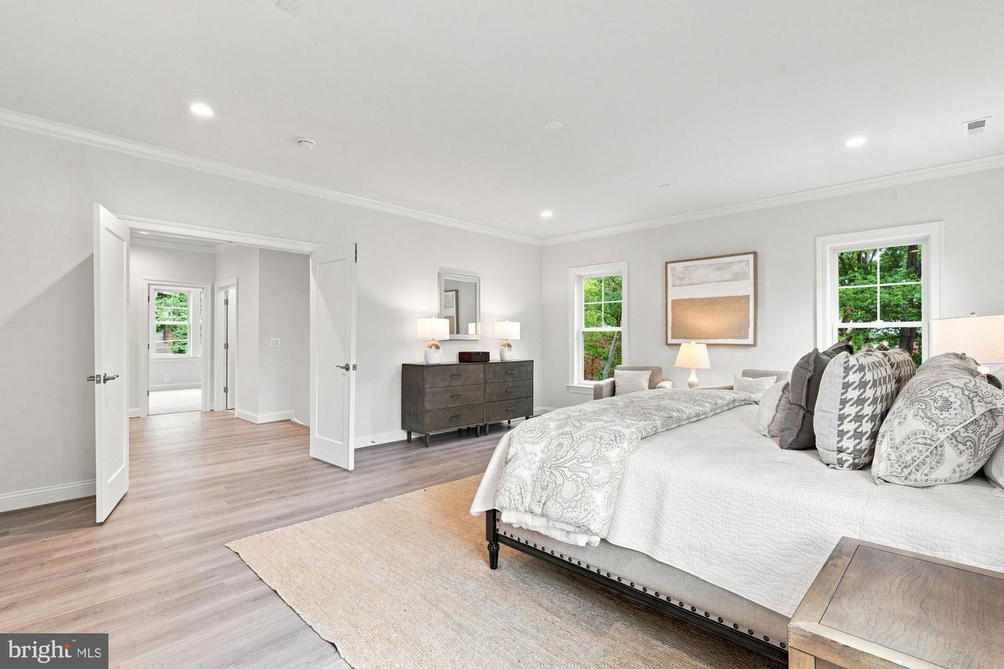 613 Blackstone Ter Nw Property Photo 41