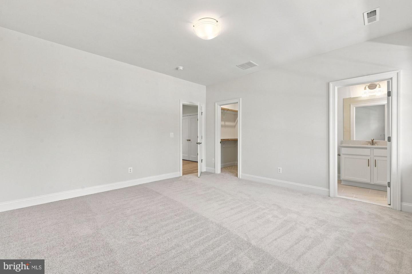 613 Blackstone Ter Nw Property Photo 53