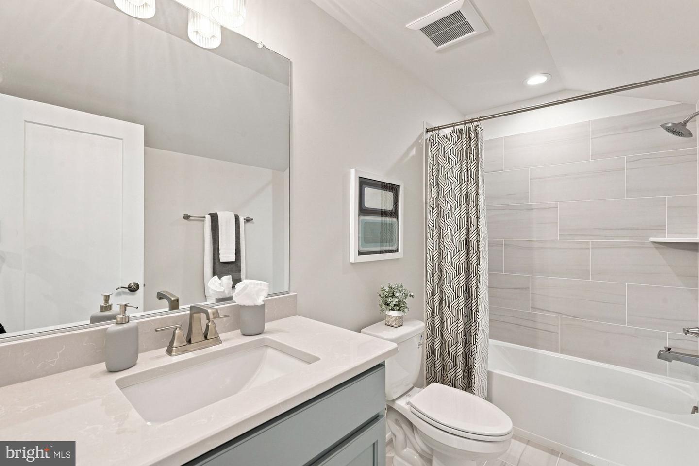 613 Blackstone Ter Nw Property Photo 69