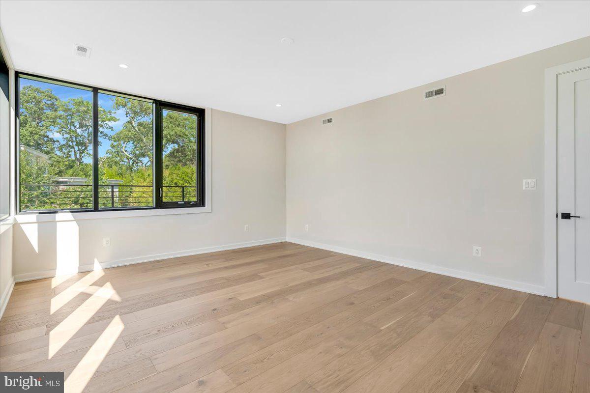 9433 Ferry Landing Ct Property Photo 45