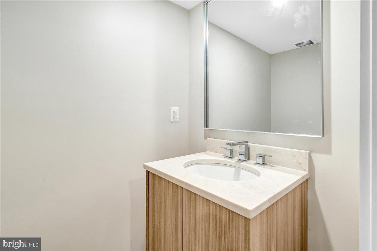 9433 Ferry Landing Ct Property Photo 57