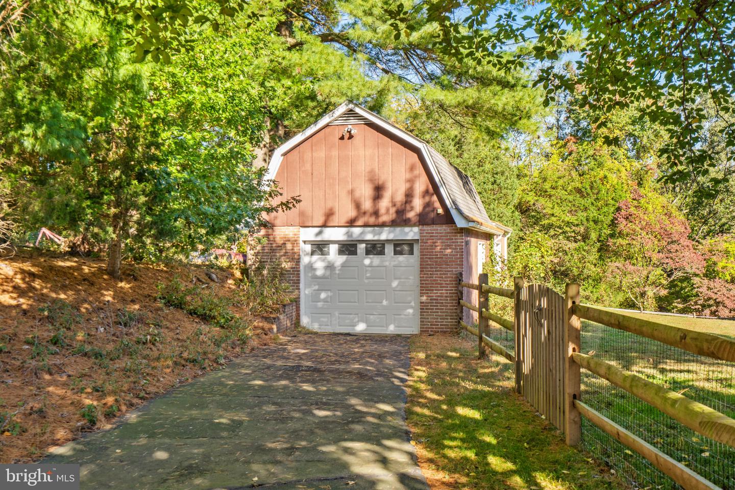 9200 Falls Run Rd Property Photo 32