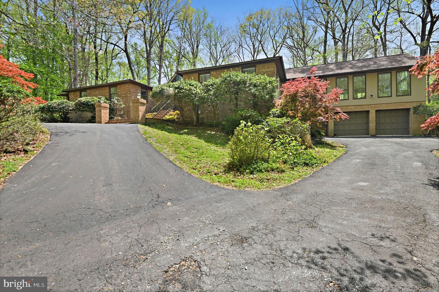 951 Captain Hickory Dr Property Photo 3