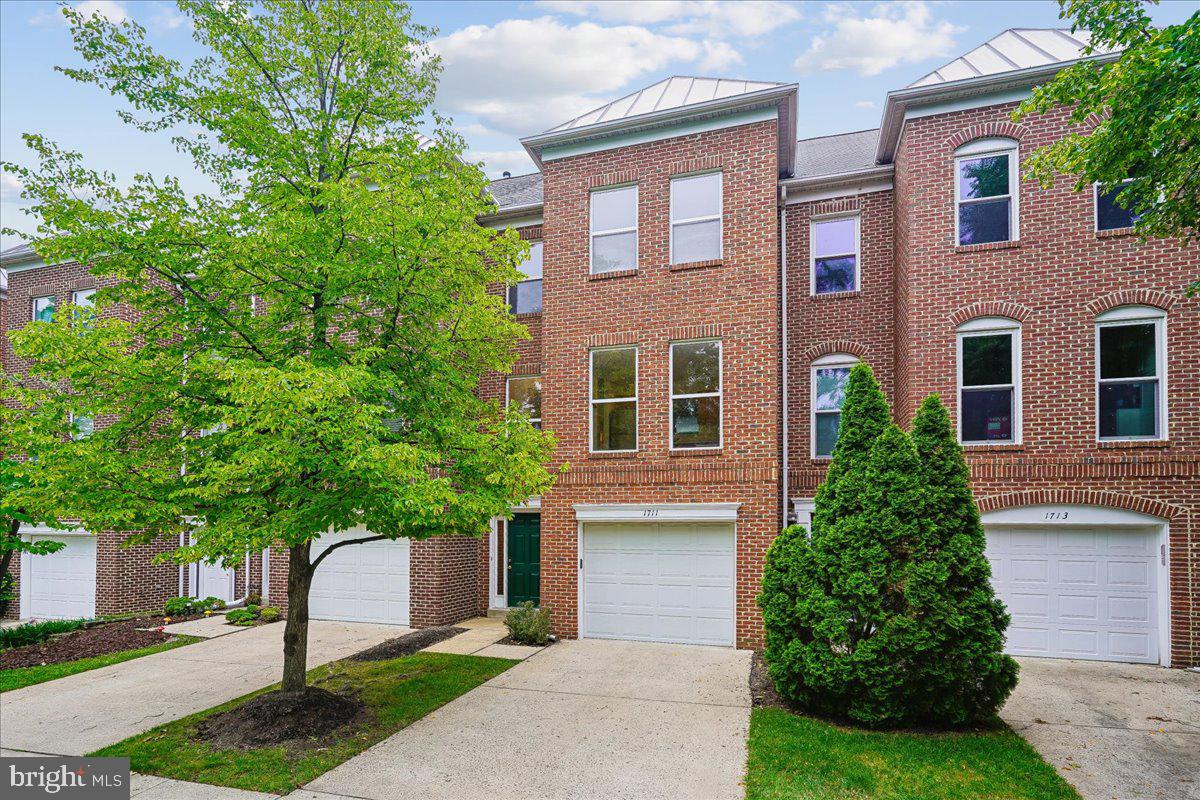 1711 BLUE FLINT CT Property Photo 1