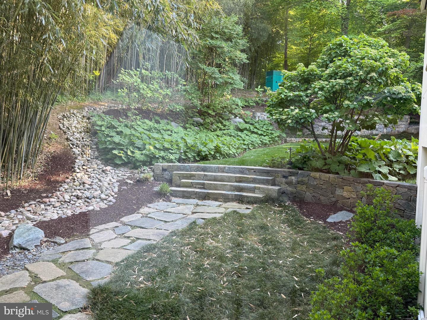 1100 Crest Ln Property Photo 6