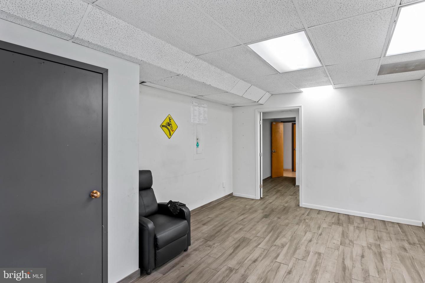4215 Walney Rd Property Photo 22