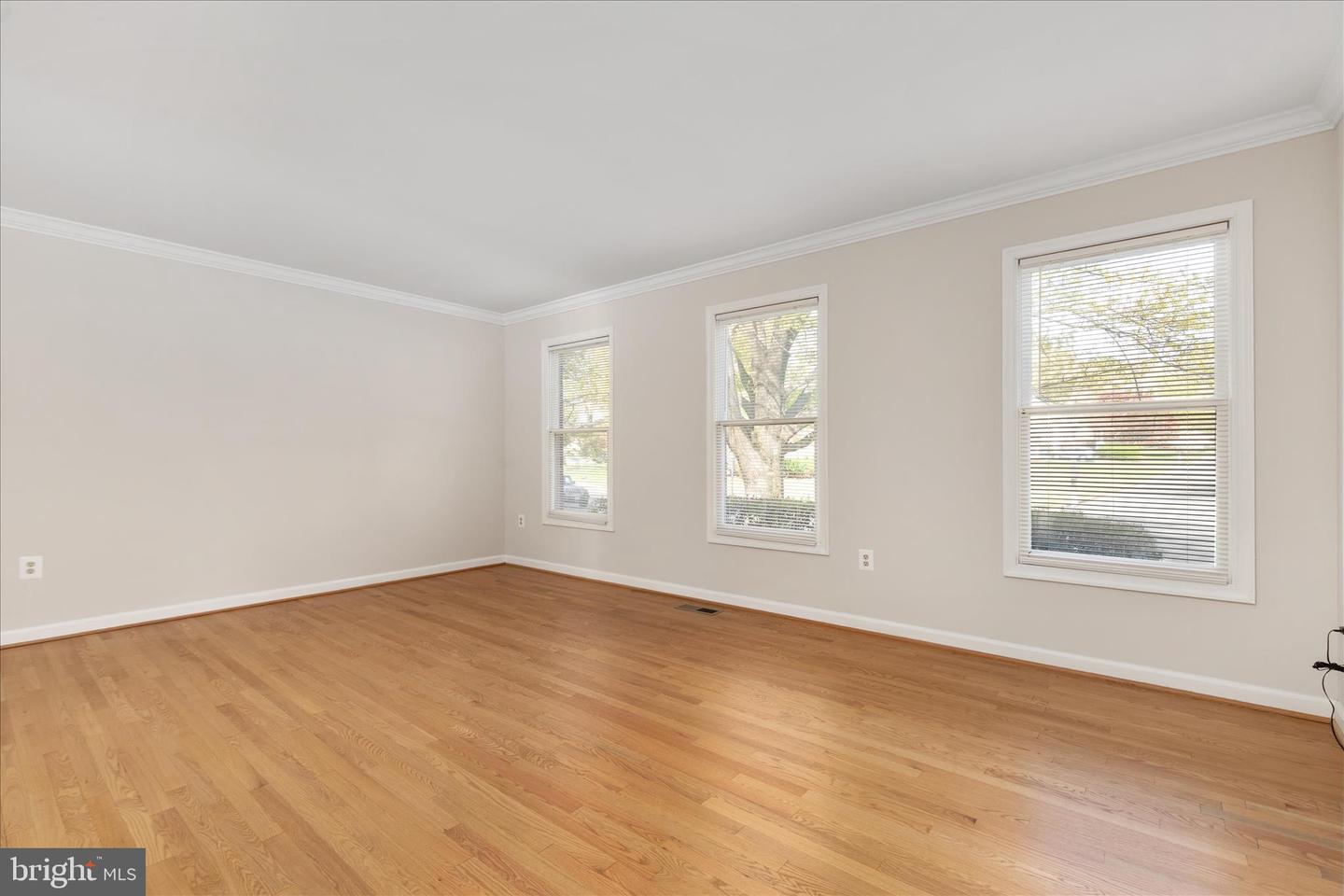7917 Donegal Ln Property Photo 5