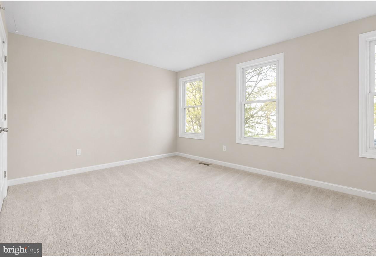 7917 Donegal Ln Property Photo 23