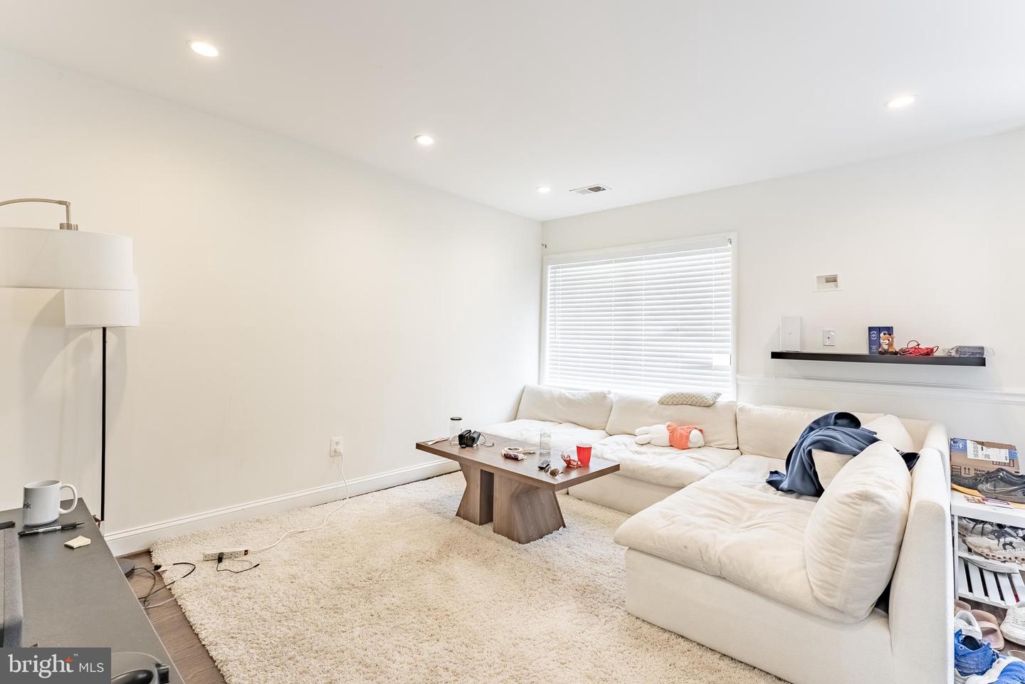 2412 Southgate Sq Property Photo 8