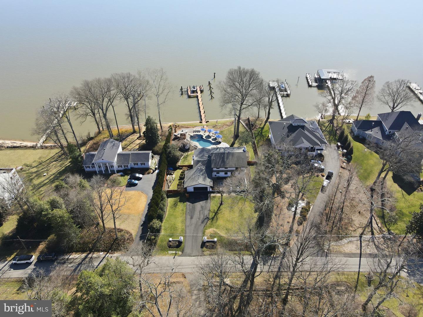 6057 River Dr Property Photo 4