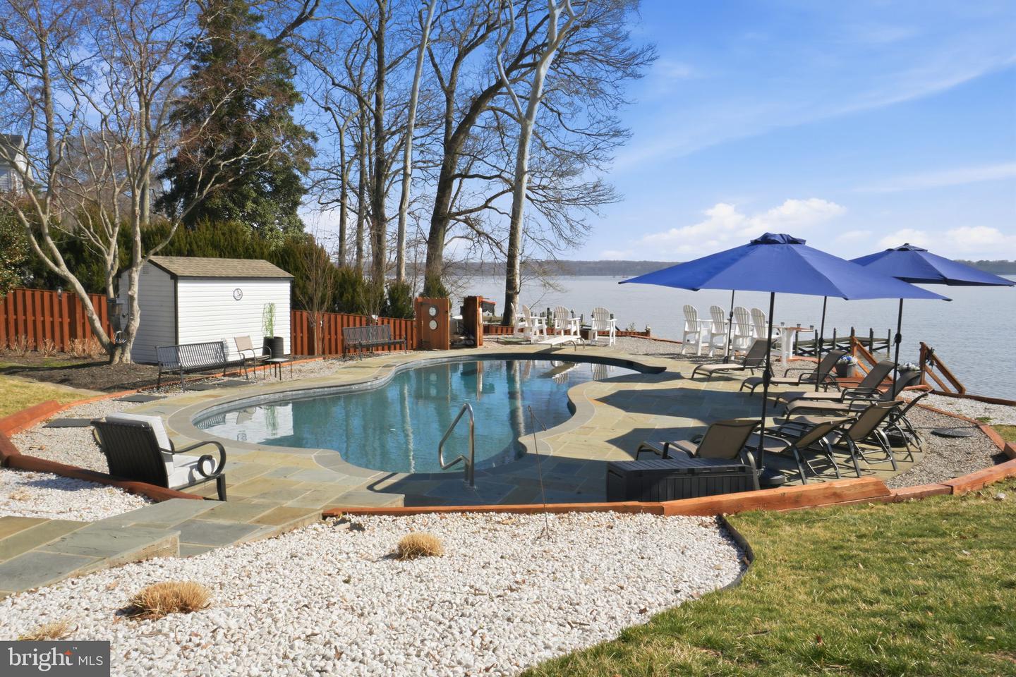 6057 River Dr Property Photo 10