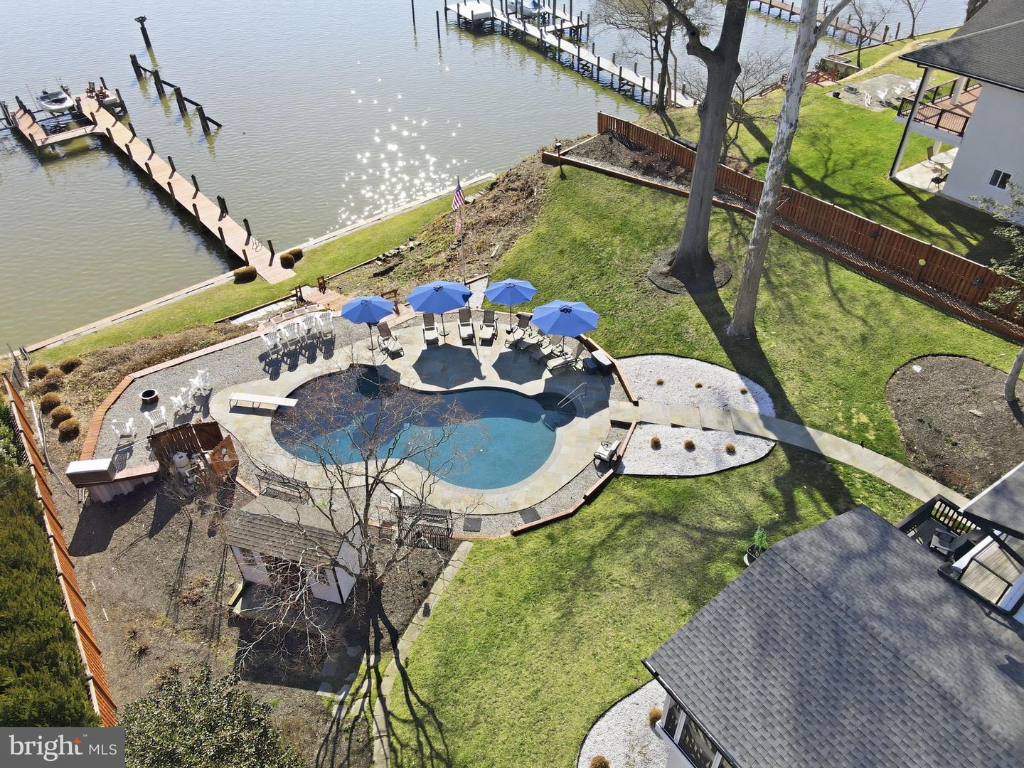6057 River Dr Property Photo 14
