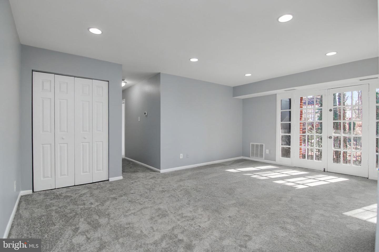 7096 Spring Garden Dr #102 Property Photo 4