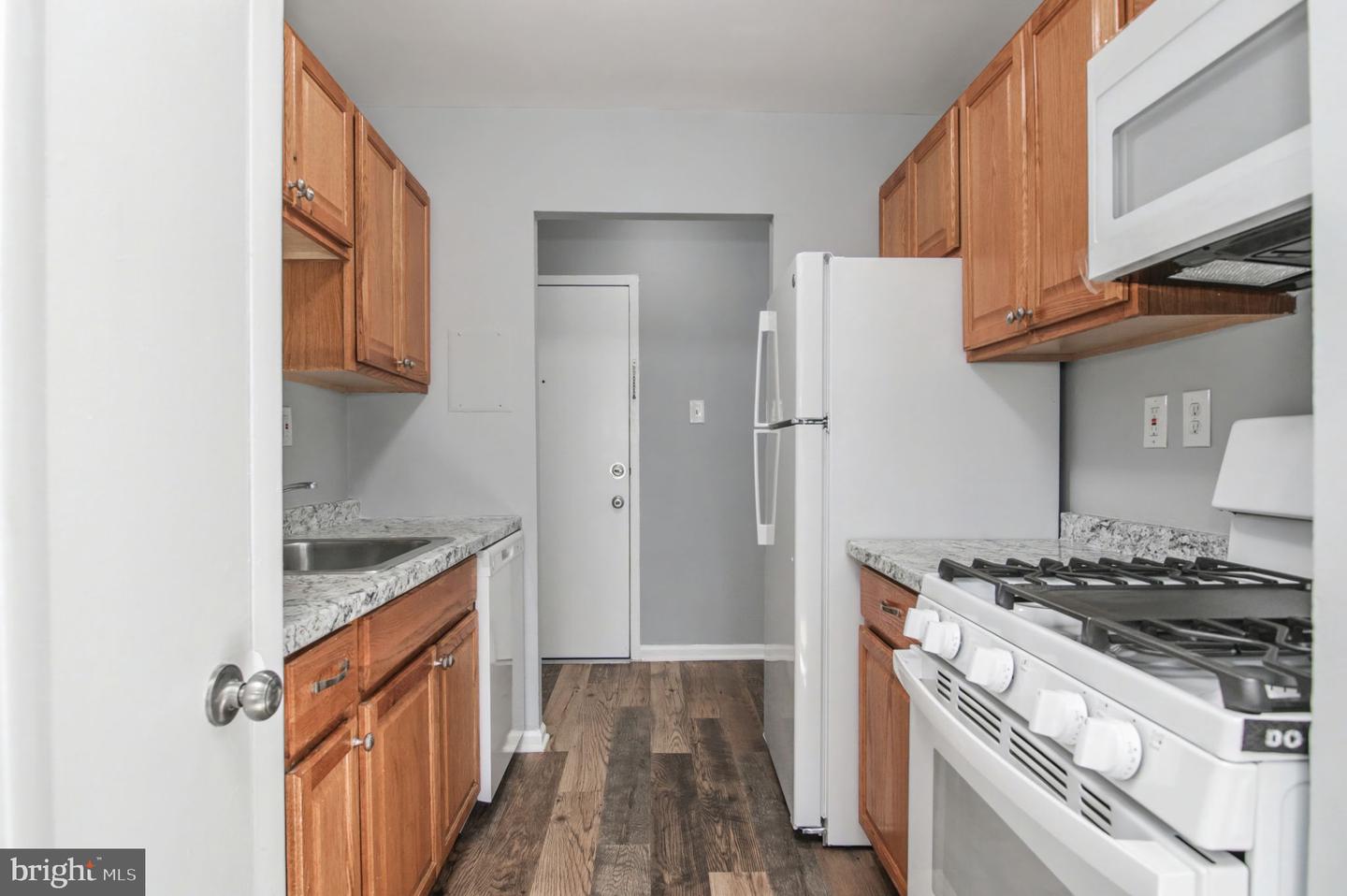 7096 Spring Garden Dr #102 Property Photo 10