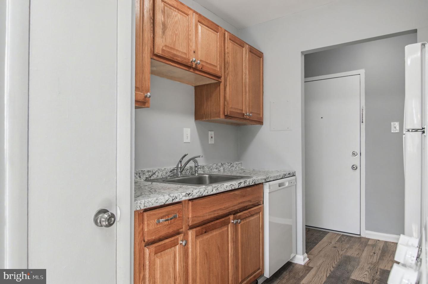 7096 Spring Garden Dr #102 Property Photo 11