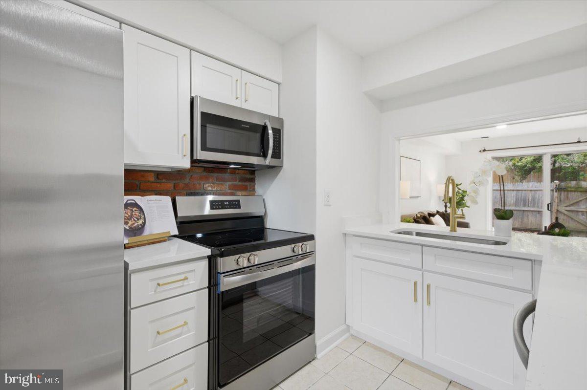 8141 Kingsway Ct #289 Property Photo 6