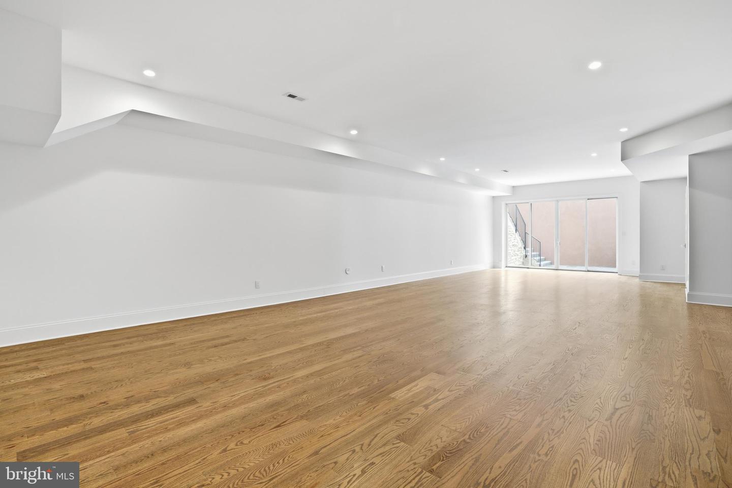 1917 Kenbar Ct Property Photo 47