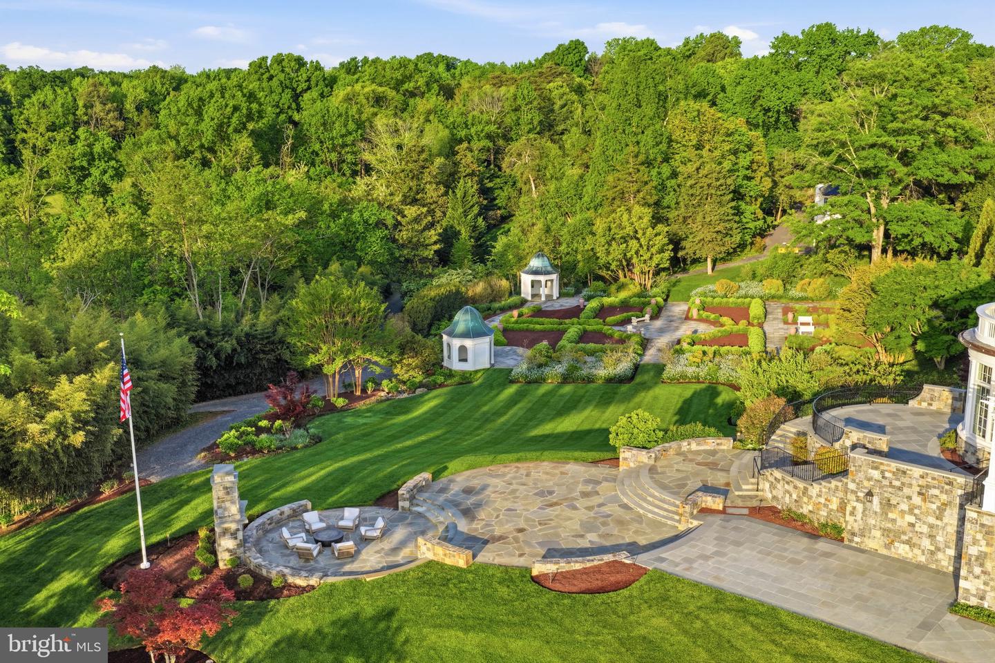 7979 E Boulevard Dr Property Photo 93