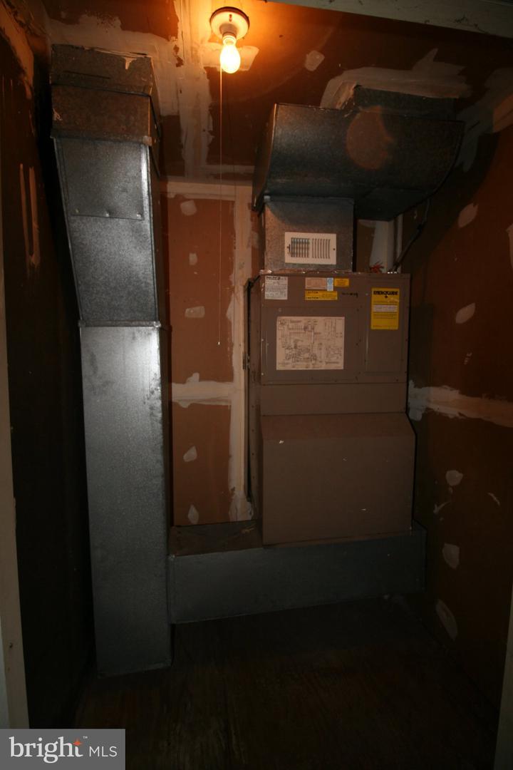 7718 Lafayette Forest Dr #24 Property Photo 4