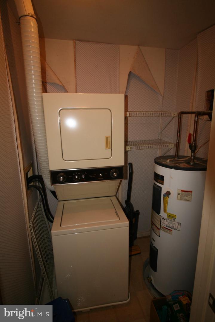 7718 Lafayette Forest Dr #24 Property Photo 7