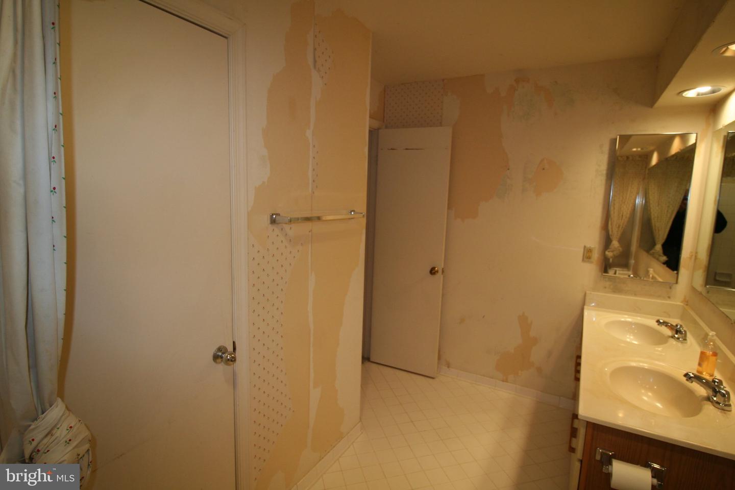 7718 Lafayette Forest Dr #24 Property Photo 13