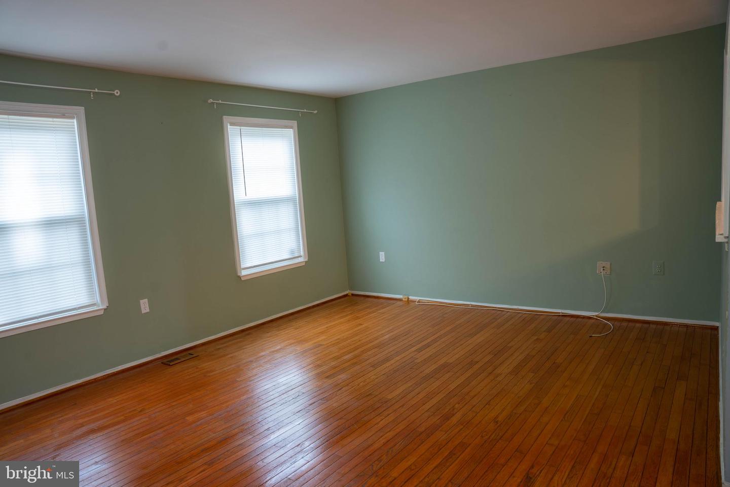 8654 Venoy Ct Property Photo 6
