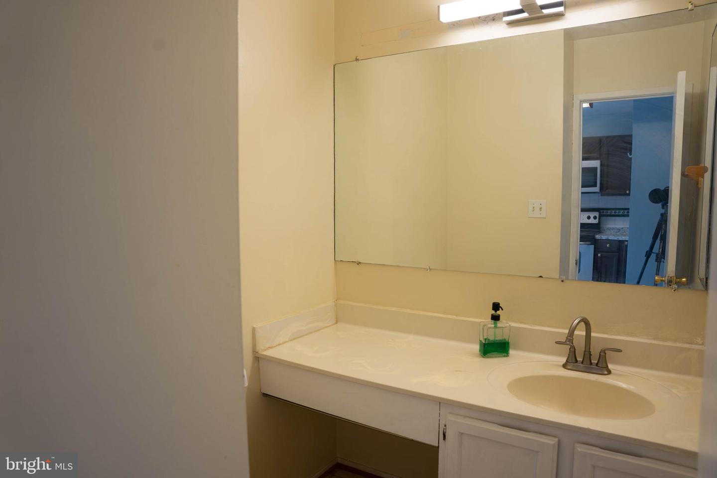 8654 Venoy Ct Property Photo 11