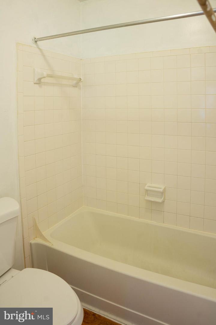 8654 Venoy Ct Property Photo 17