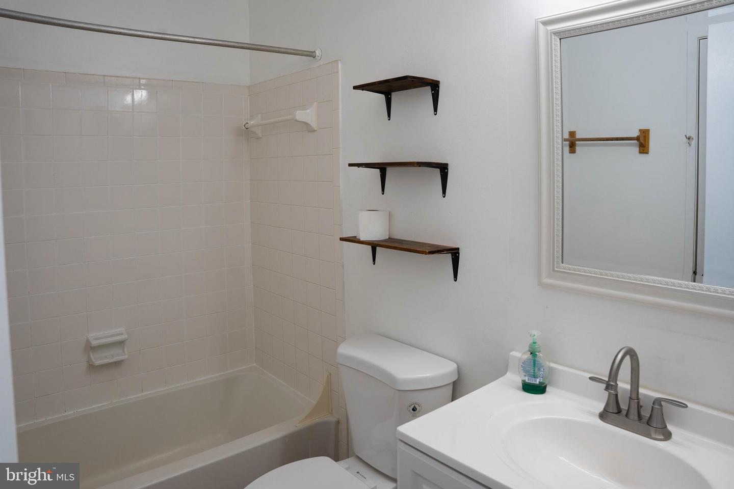8654 Venoy Ct Property Photo 24