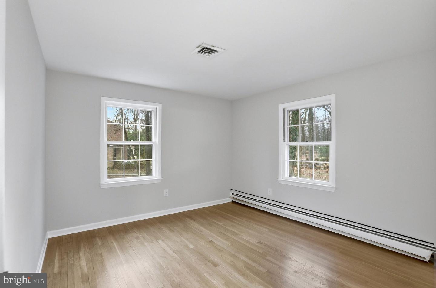 11328 Vale Rd Property Photo 17
