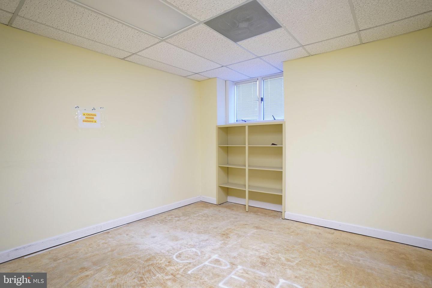 102 Elden St #12 Property Photo 10
