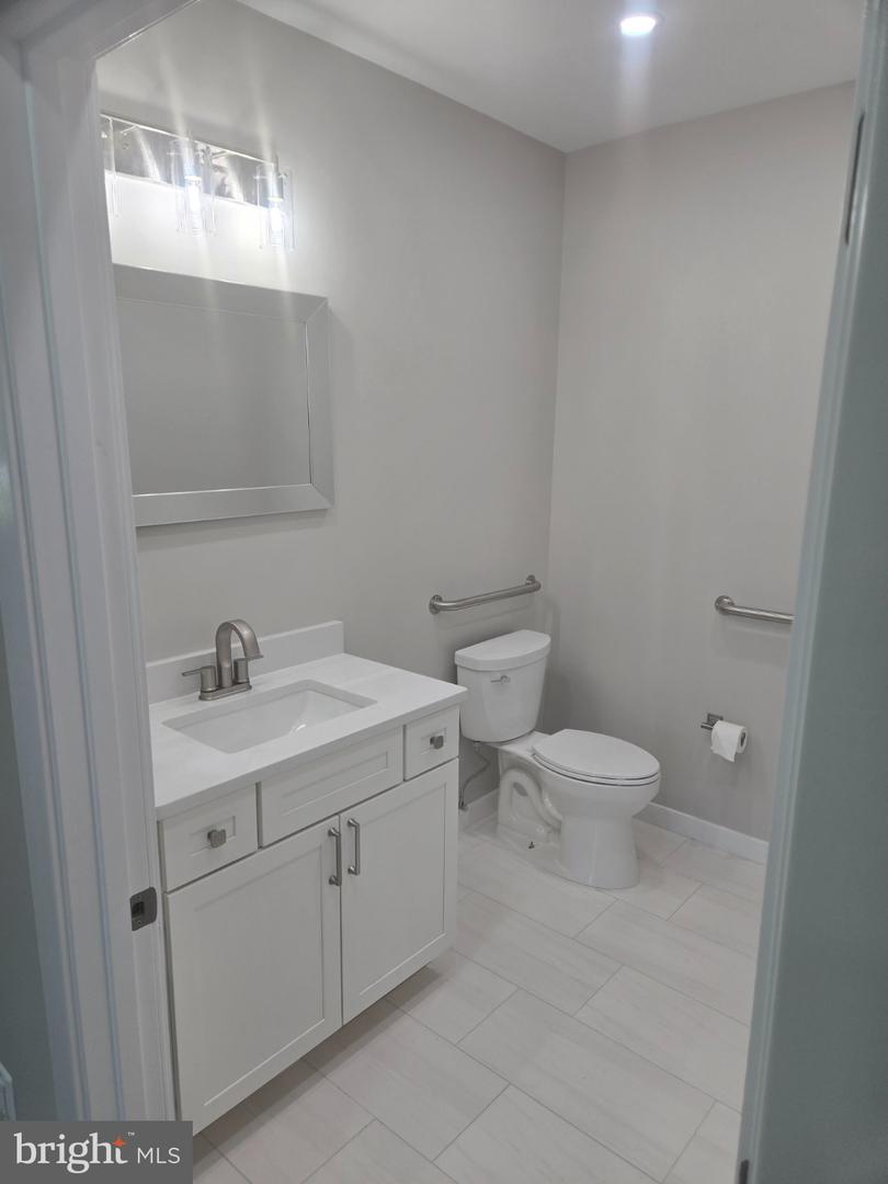 10511 Braddock Rd #1b Property Photo 7