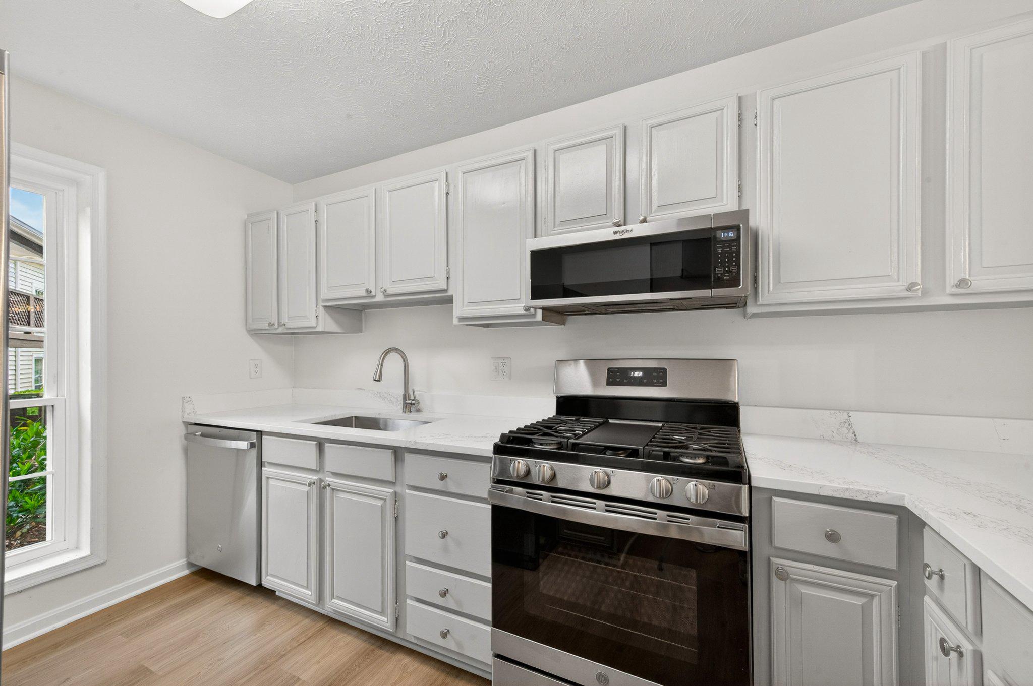 10146 Oakton Terrace Rd #10146 Property Photo 6