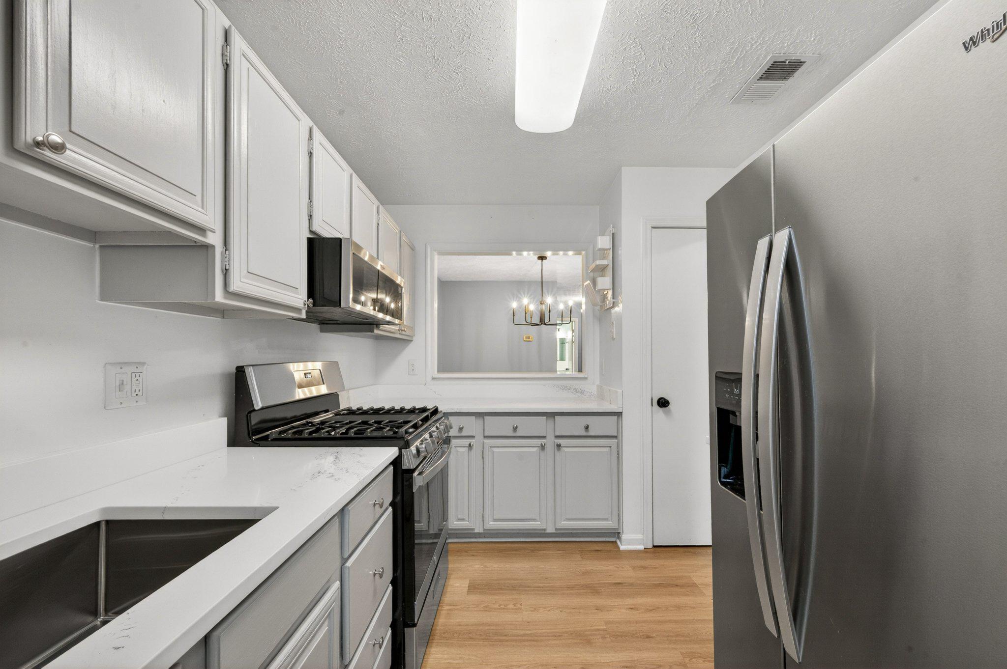 10146 Oakton Terrace Rd #10146 Property Photo 7