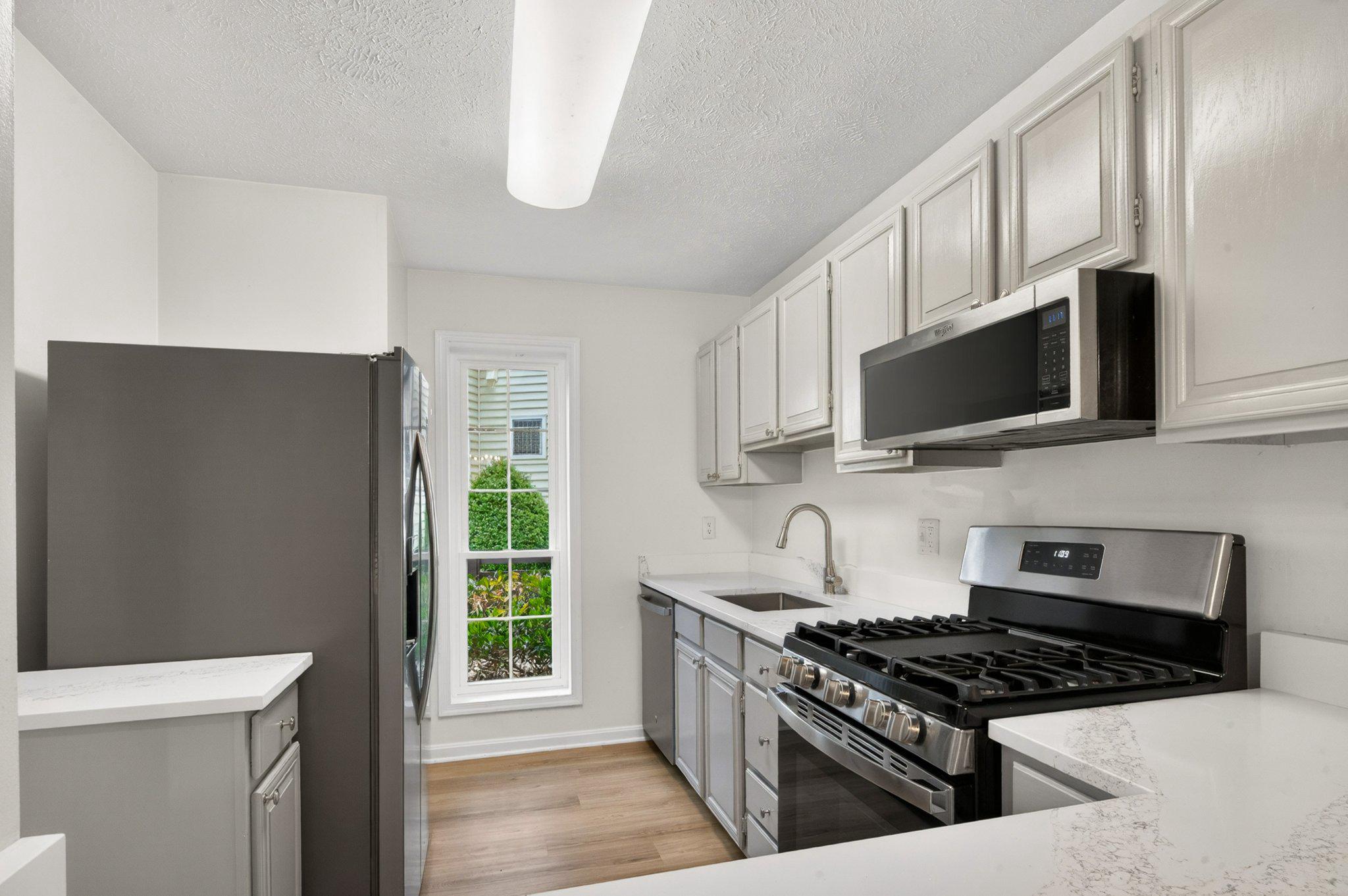 10146 Oakton Terrace Rd #10146 Property Photo 8