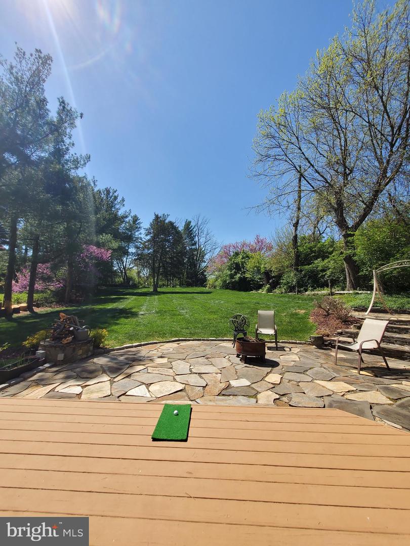 1150 Kettle Pond Ln Property Photo 2