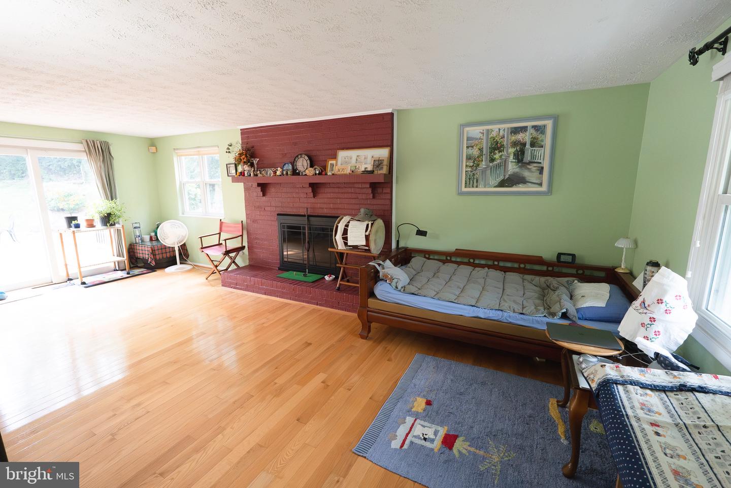 1150 Kettle Pond Ln Property Photo 8